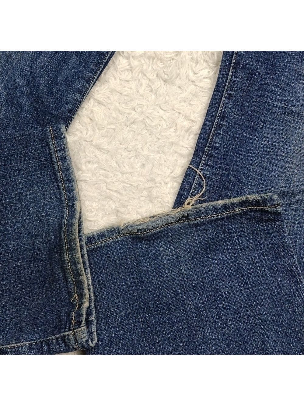 Levi's 550 Blue Medium Wash Five Pocket High Rise Relaxed Boot Cut Denim Jean - Picture 6 of 15